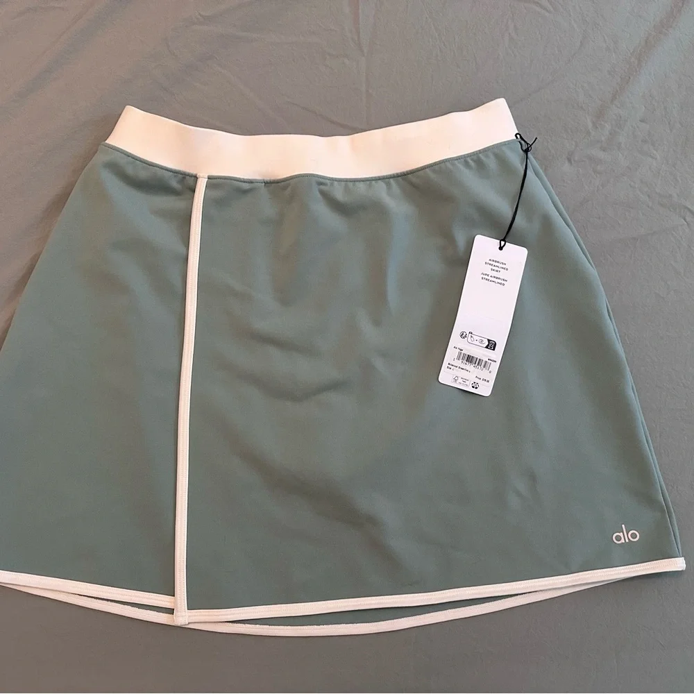 ALO Yoga Mint Green Tennis Skort with White Trim